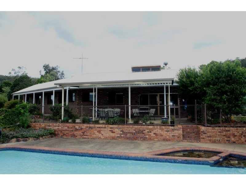 19 Meadows Road, Withcott QLD 4352