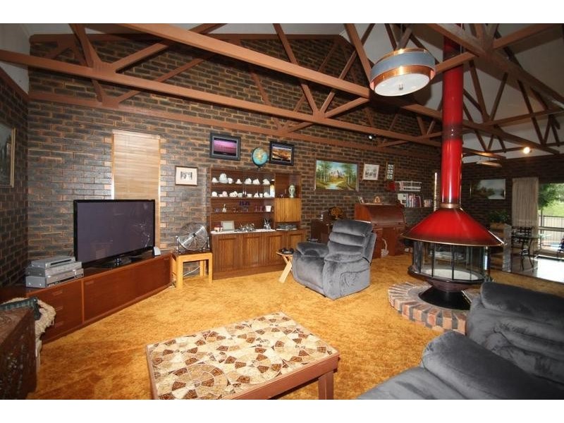 19 Meadows Road, Withcott QLD 4352