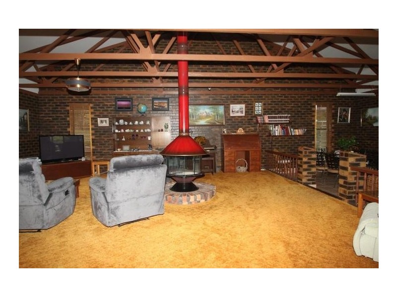 19 Meadows Road, Withcott QLD 4352