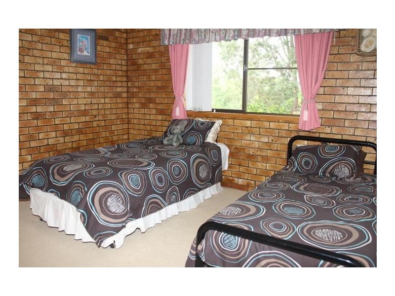 19 Meadows Road, Withcott QLD 4352