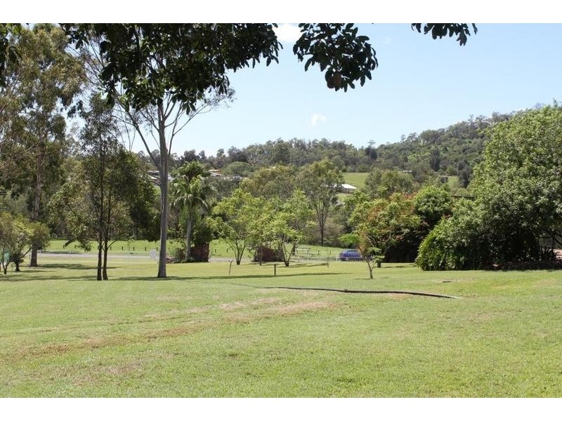 19 Meadows Road, Withcott QLD 4352