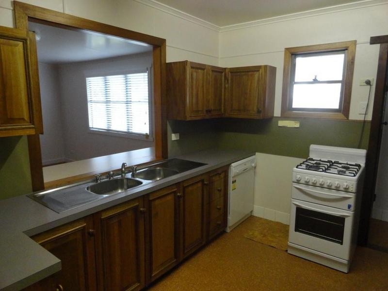 8 Campbell Street, East Toowoomba QLD 4350