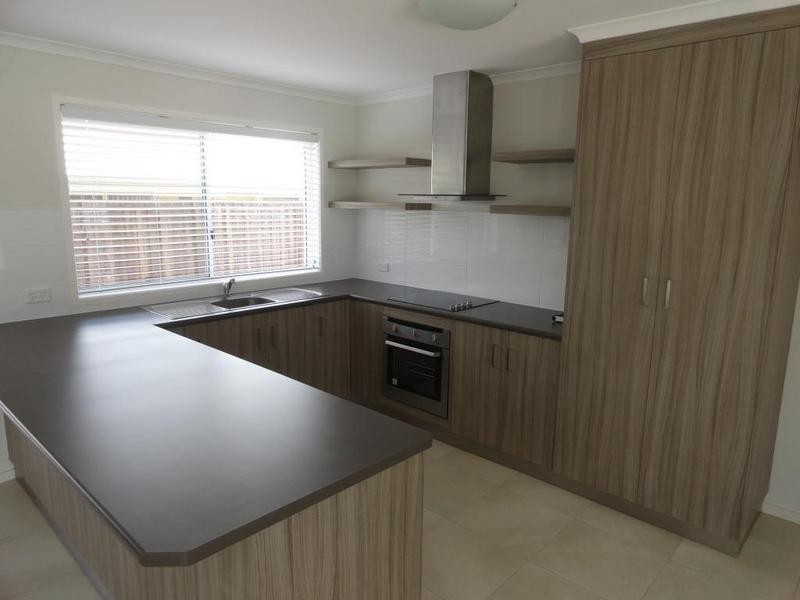 2/489b Stenner Street, Harristown QLD 4350
