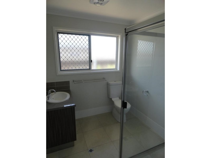 2/489b Stenner Street, Harristown QLD 4350