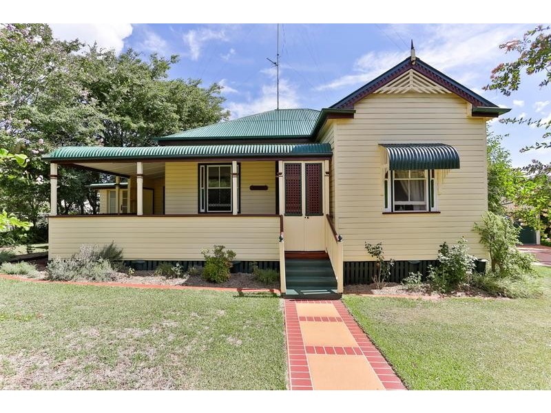 6 Somme Street, North Toowoomba QLD 4350