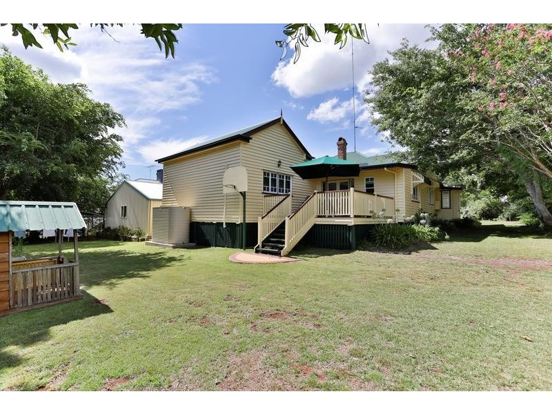 6 Somme Street, North Toowoomba QLD 4350
