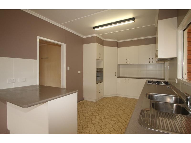 3 Birdwood Street, Newtown QLD 4350