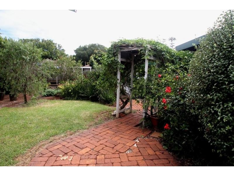 1 Finnie Street, Newtown QLD 4350