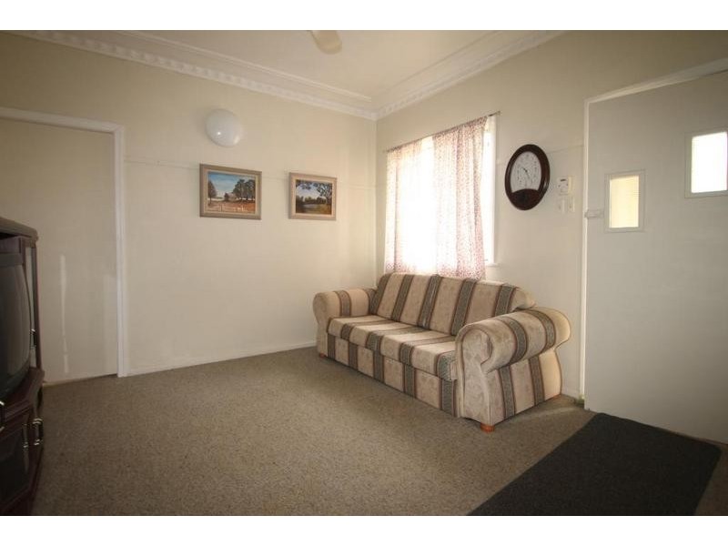 1 Finnie Street, Newtown QLD 4350