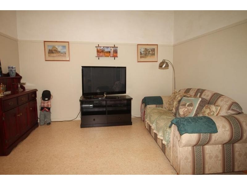 1 Finnie Street, Newtown QLD 4350