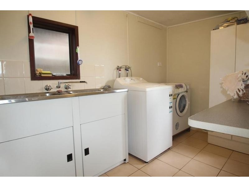 1 Finnie Street, Newtown QLD 4350