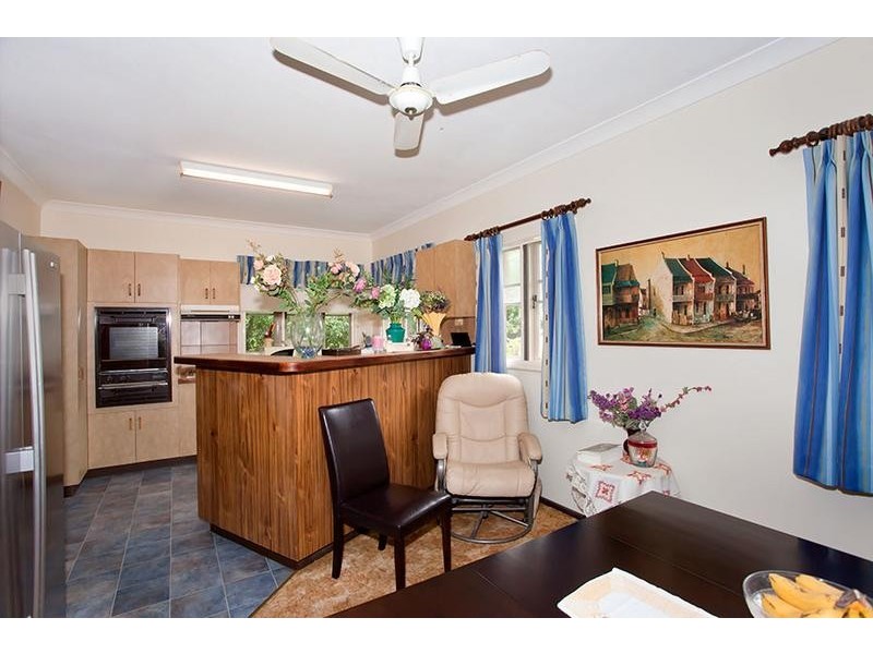20 Alford Street, Mount Lofty QLD 4350