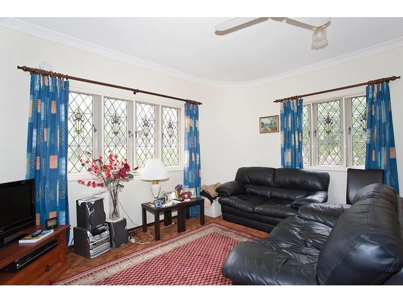 20 Alford Street, Mount Lofty QLD 4350