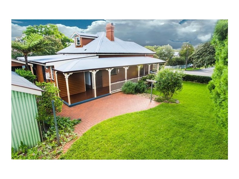 90 Lindsay Street, East Toowoomba QLD 4350