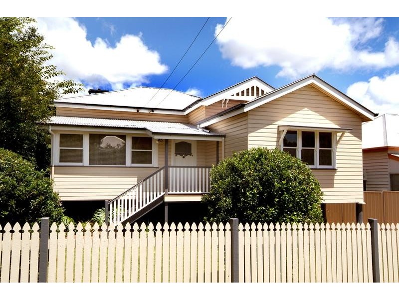 8 Somme Street, North Toowoomba QLD 4350