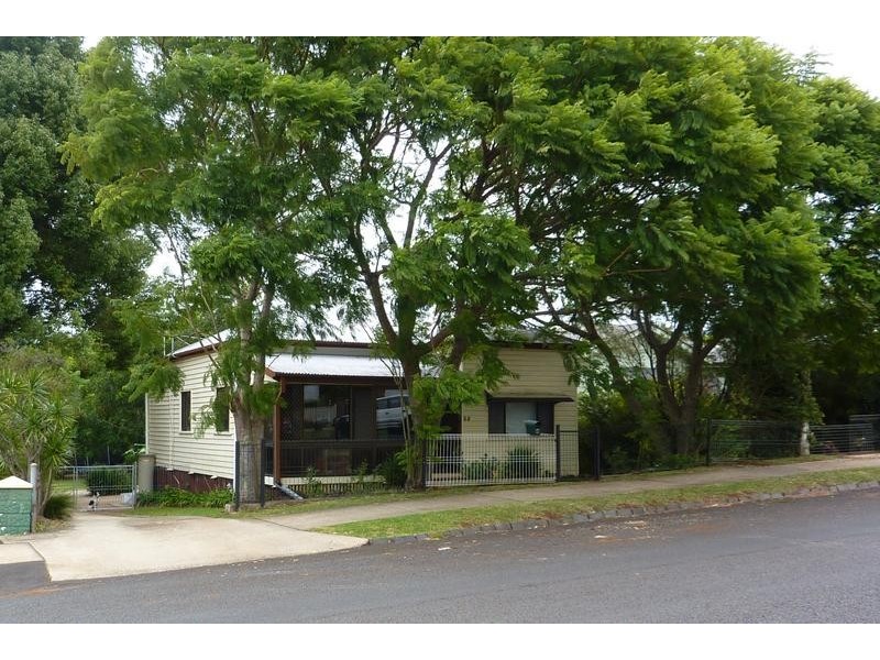 8 Vacy Street, Newtown QLD 4350