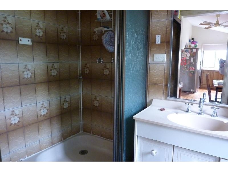 8 Vacy Street, Newtown QLD 4350