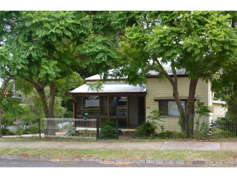 8 Vacy Street, Newtown QLD 4350