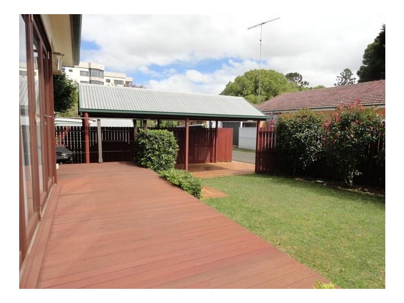 11 Kent Street, East Toowoomba QLD 4350