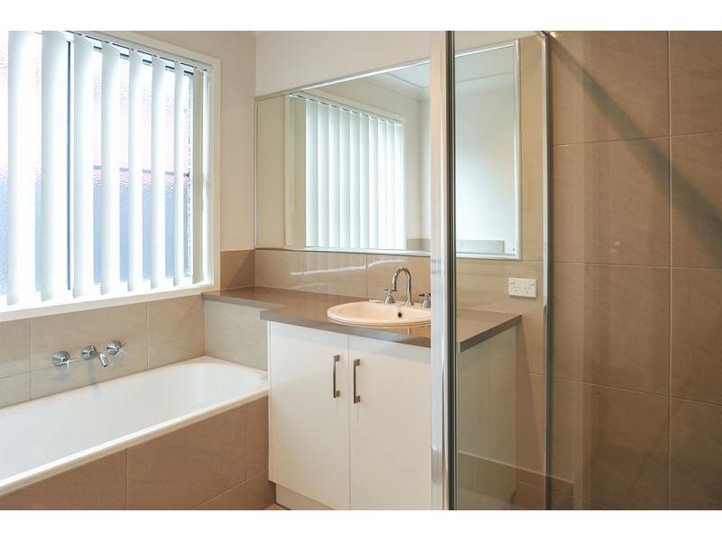 3/5 Gatfield Street, Newtown QLD 4350