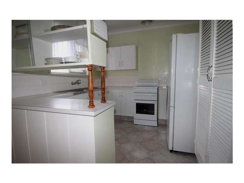 284 West Street, Kearneys Spring QLD 4350