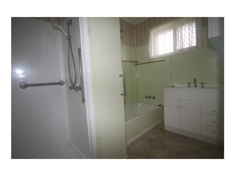 284 West Street, Kearneys Spring QLD 4350