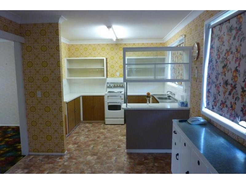 16 Hinton Street, Wilsonton QLD 4350