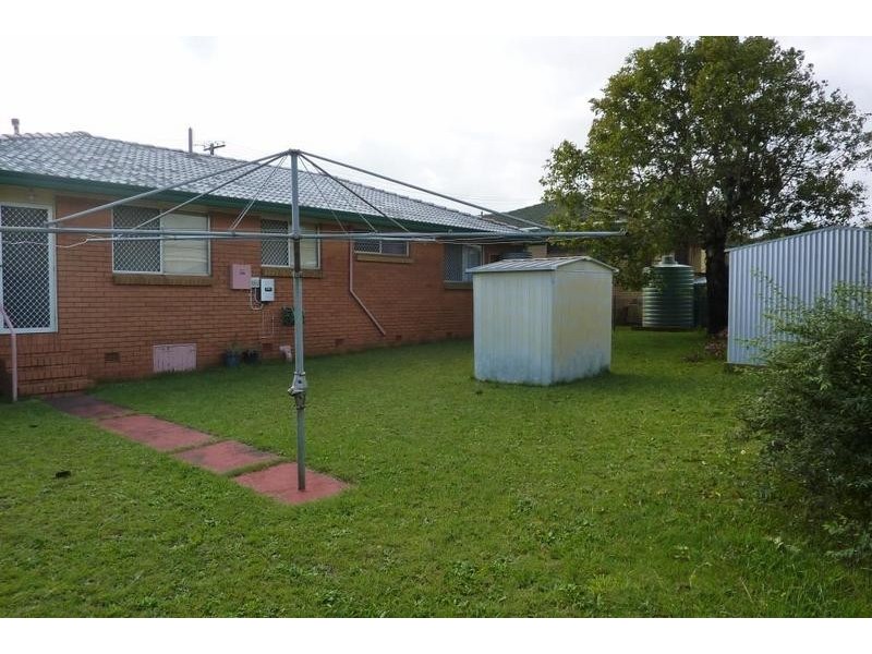 16 Hinton Street, Wilsonton QLD 4350