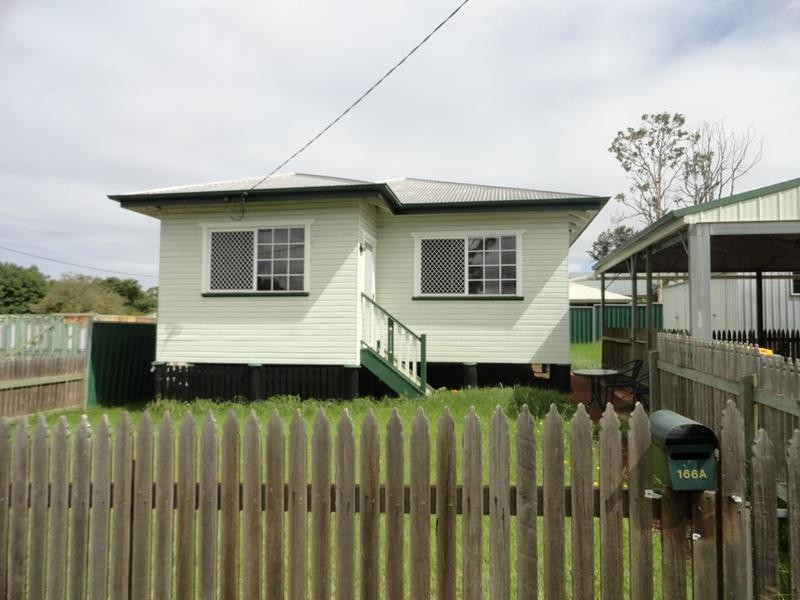 166a South Street, Centenary Heights QLD 4350