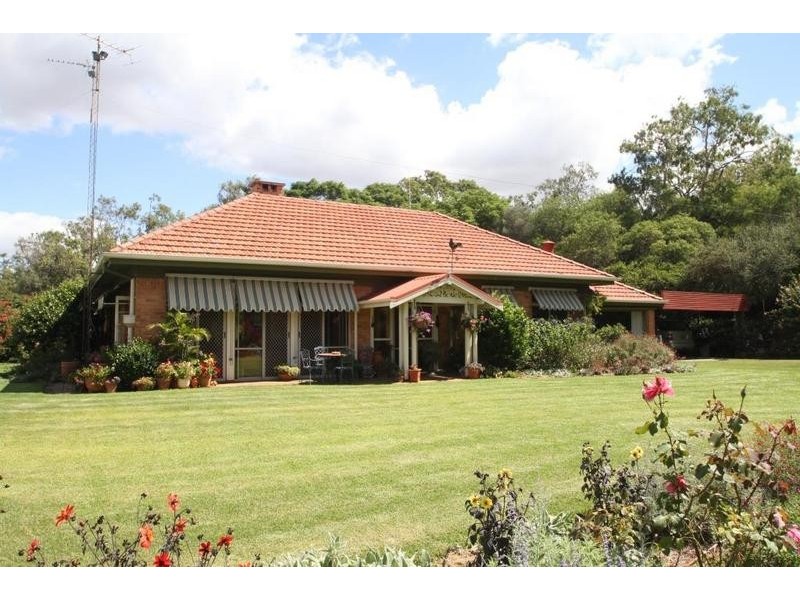 33 Rutledge Road, Jondaryan QLD 4403