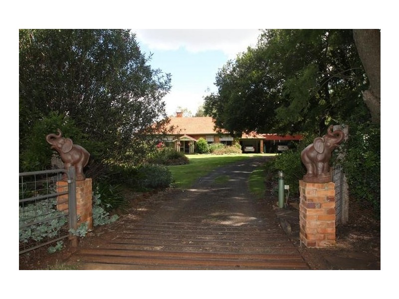 33 Rutledge Road, Jondaryan QLD 4403