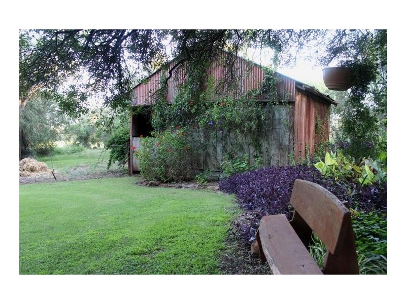 33 Rutledge Road, Jondaryan QLD 4403