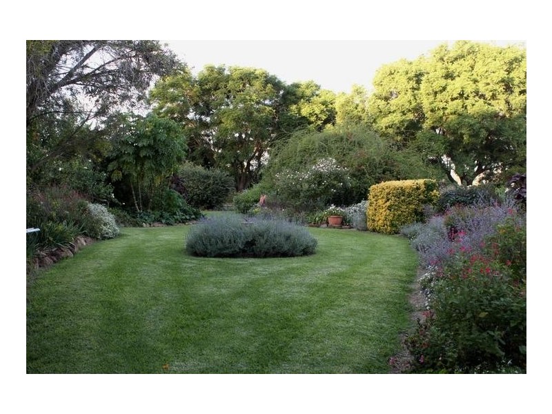 33 Rutledge Road, Jondaryan QLD 4403