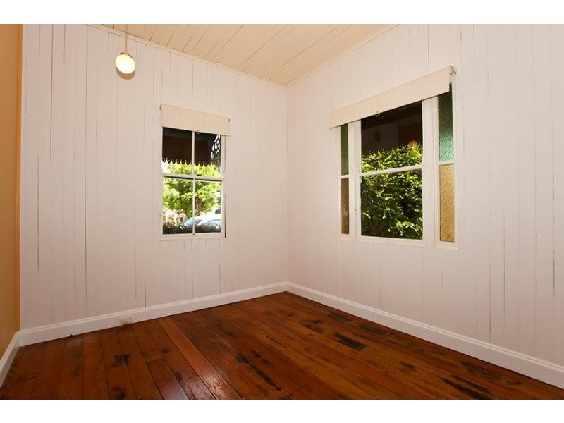 11 Burns Street, East Toowoomba QLD 4350