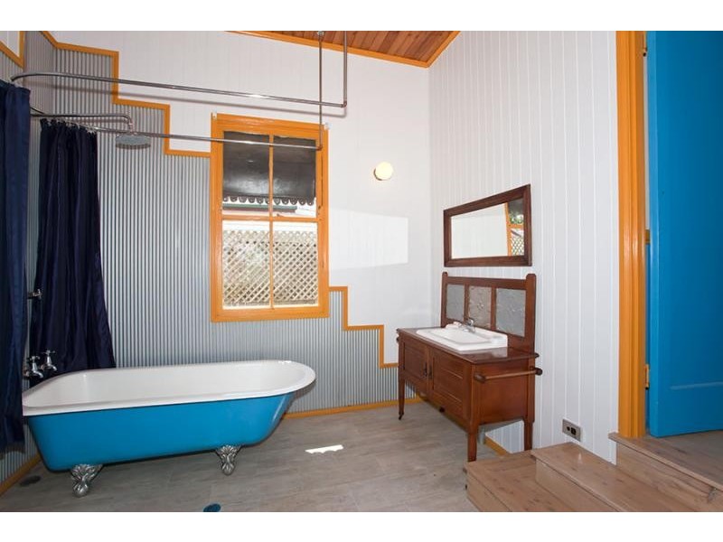 11 Burns Street, East Toowoomba QLD 4350