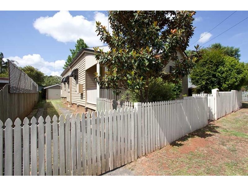11 Burns Street, East Toowoomba QLD 4350