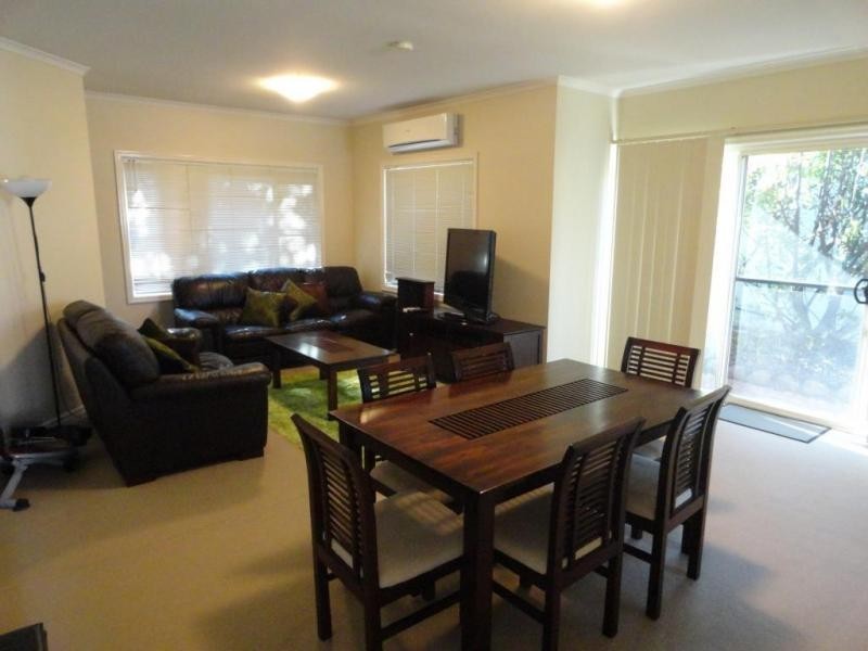 2/310-314 Mackenzie Street, Rangeville QLD 4350