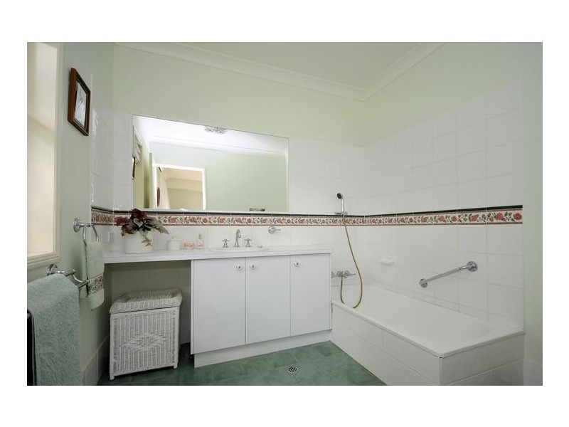 3 Kruiswijk Court, Middle Ridge QLD 4350