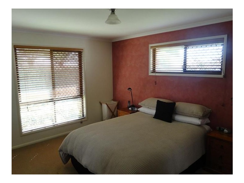 18 Holt Street, Middle Ridge QLD 4350
