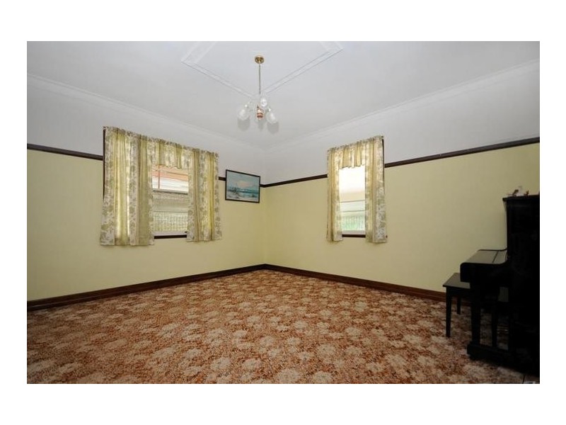 105 Stephen Street, Harristown QLD 4350