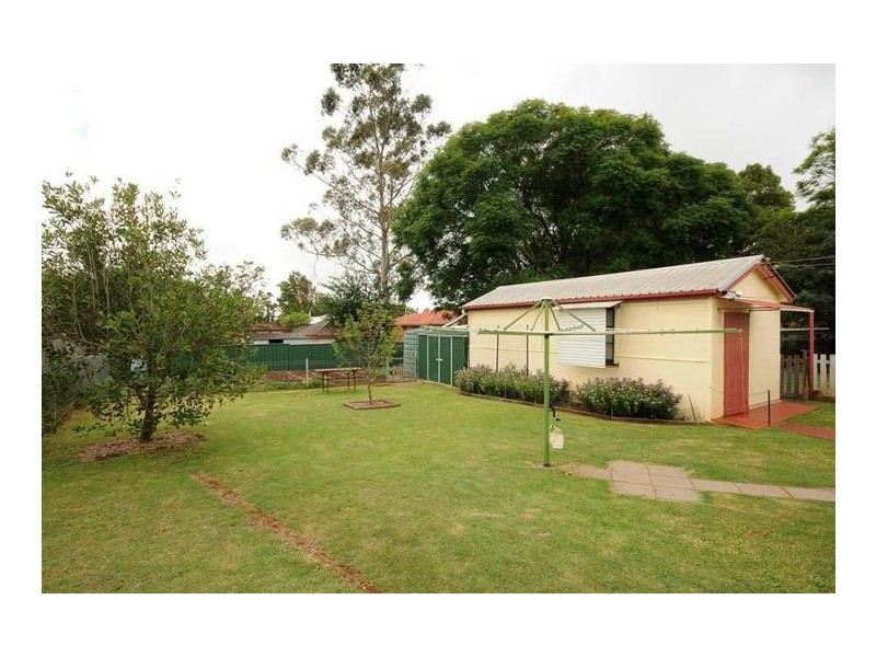 105 Stephen Street, Harristown QLD 4350