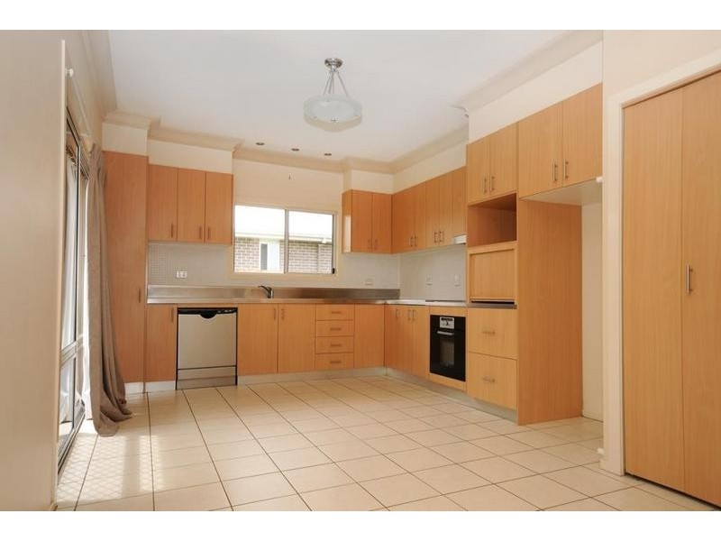 18 Mary Street, Mount Lofty QLD 4350
