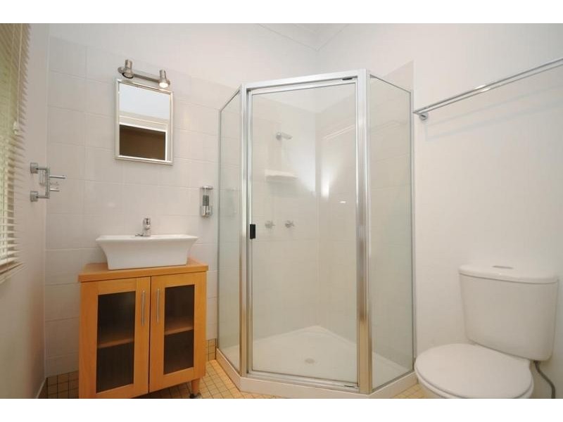 18 Mary Street, Mount Lofty QLD 4350