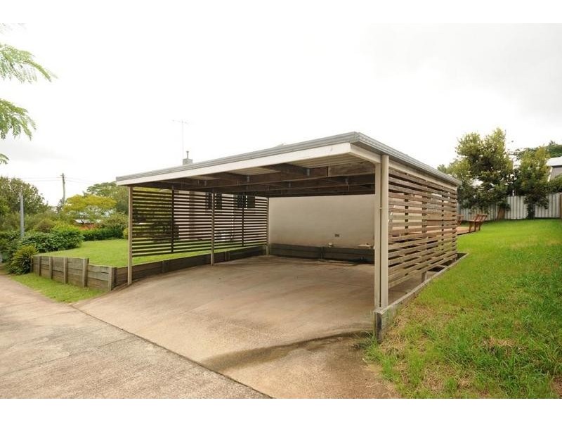 18 Mary Street, Mount Lofty QLD 4350