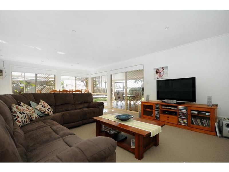 10 Lorraine Crescent, Centenary Heights QLD 4350