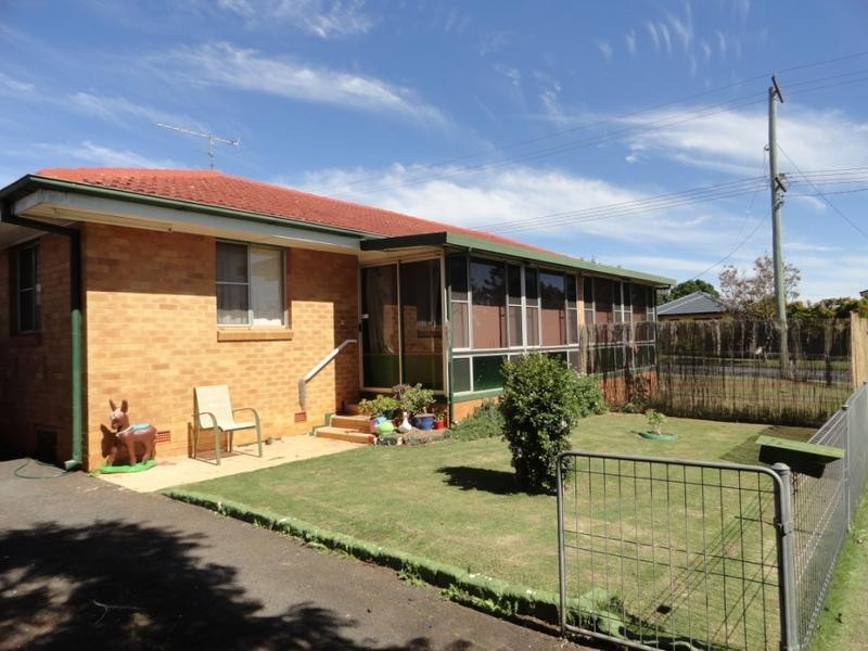 1/46 Victory Street, Newtown QLD 4350