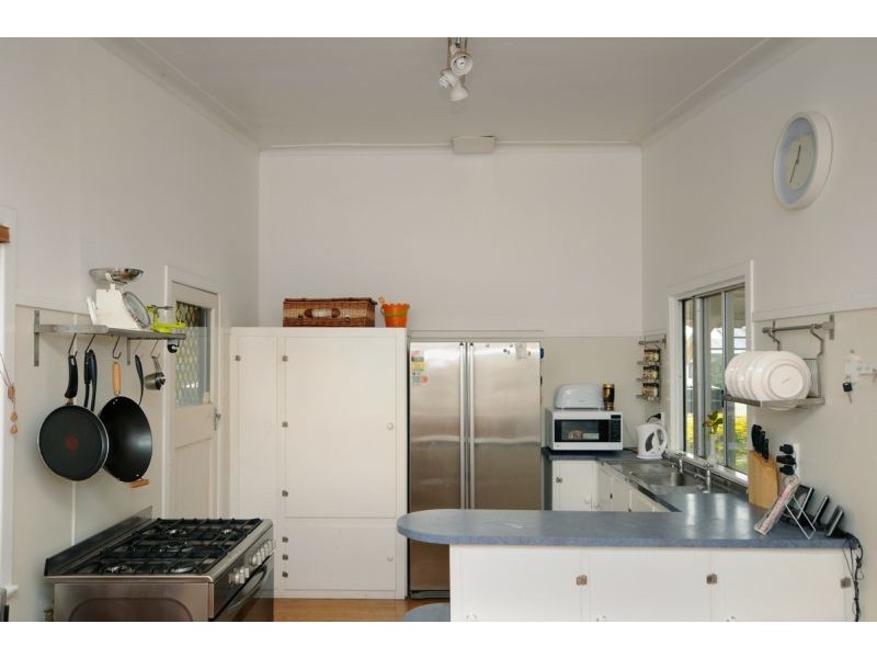 17 Welcombe Avenue, Rockville QLD 4350