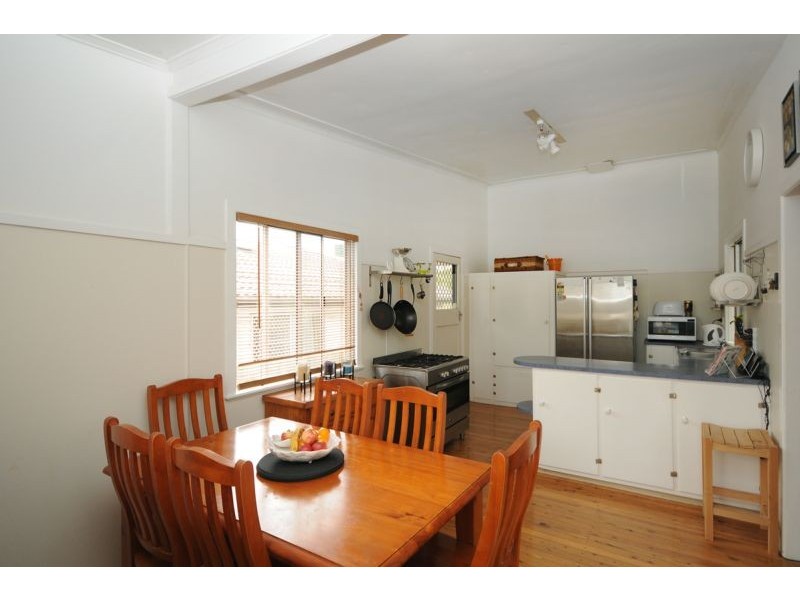 17 Welcombe Avenue, Rockville QLD 4350