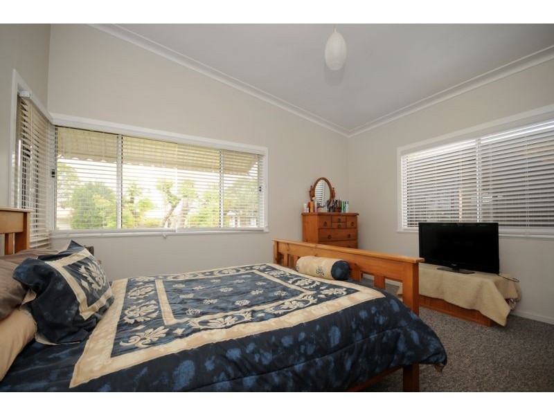 17 Welcombe Avenue, Rockville QLD 4350