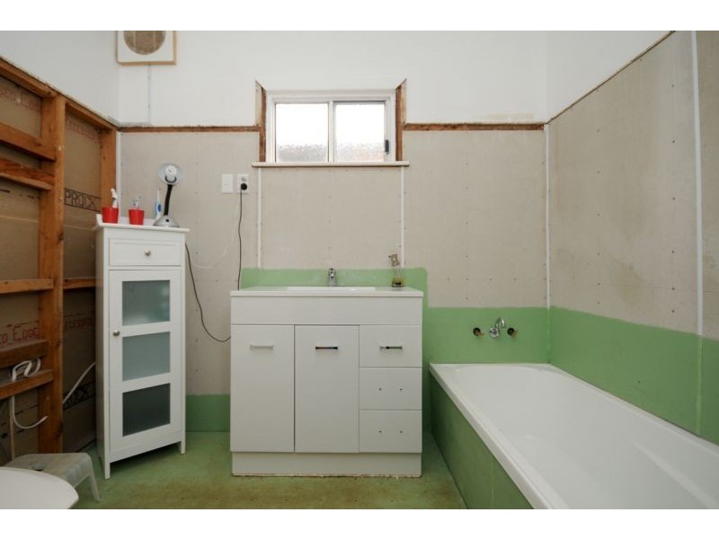 17 Welcombe Avenue, Rockville QLD 4350